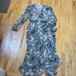 ASTR the label Ivory floral midi dress